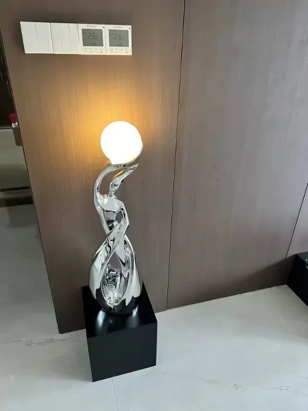 Sculptural Floor Lamp – 82 cm Black or Black-Gold