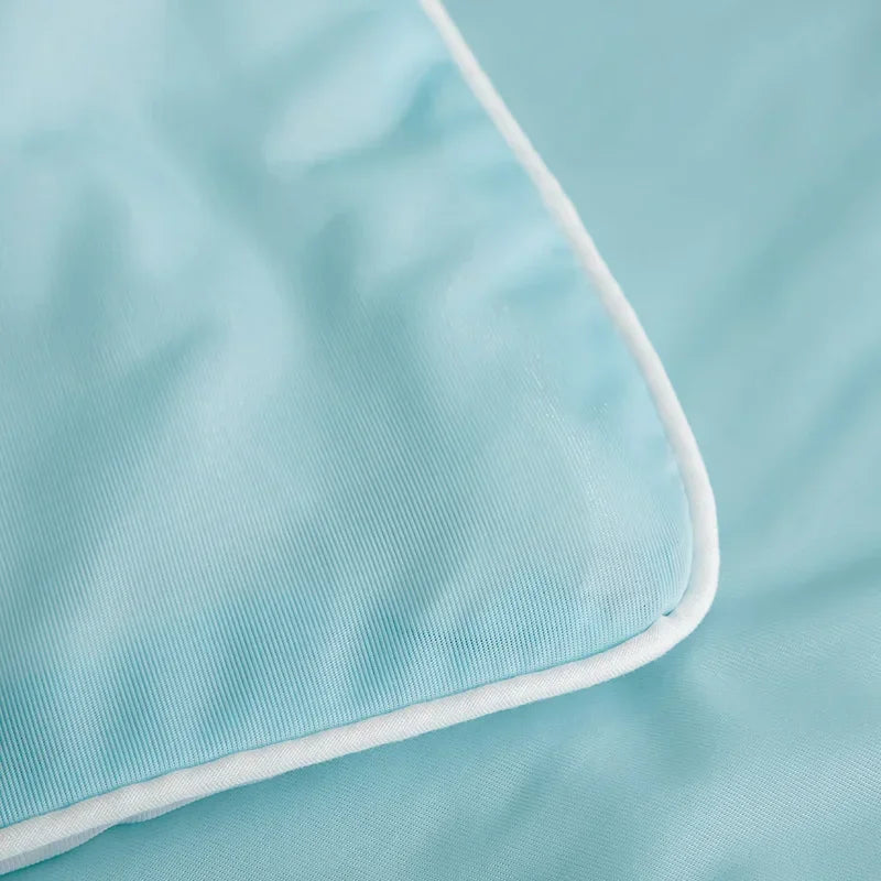 Ice Silk Cooling Blanket – Lightweight Smooth Summer Comforter, Twin & King, Air Condition Quilt