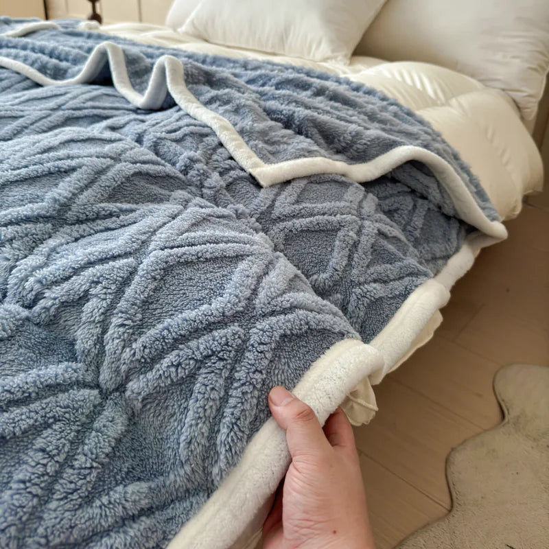 Lamb Fleece Blanket – Soft Warm Cozy Throw for Bed, Sofa & Office Nap, Fall & Winter
