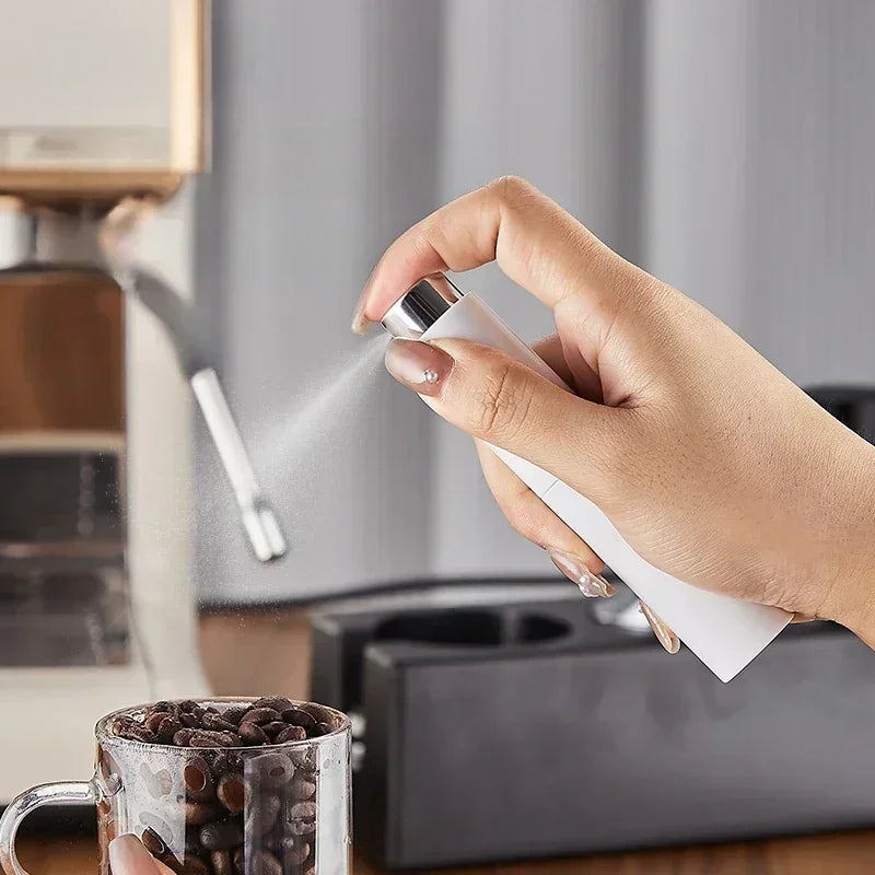 Coffee Beans Dosing Cup with Spray Humidifier — Anti-Static Espresso Grinder Accessory