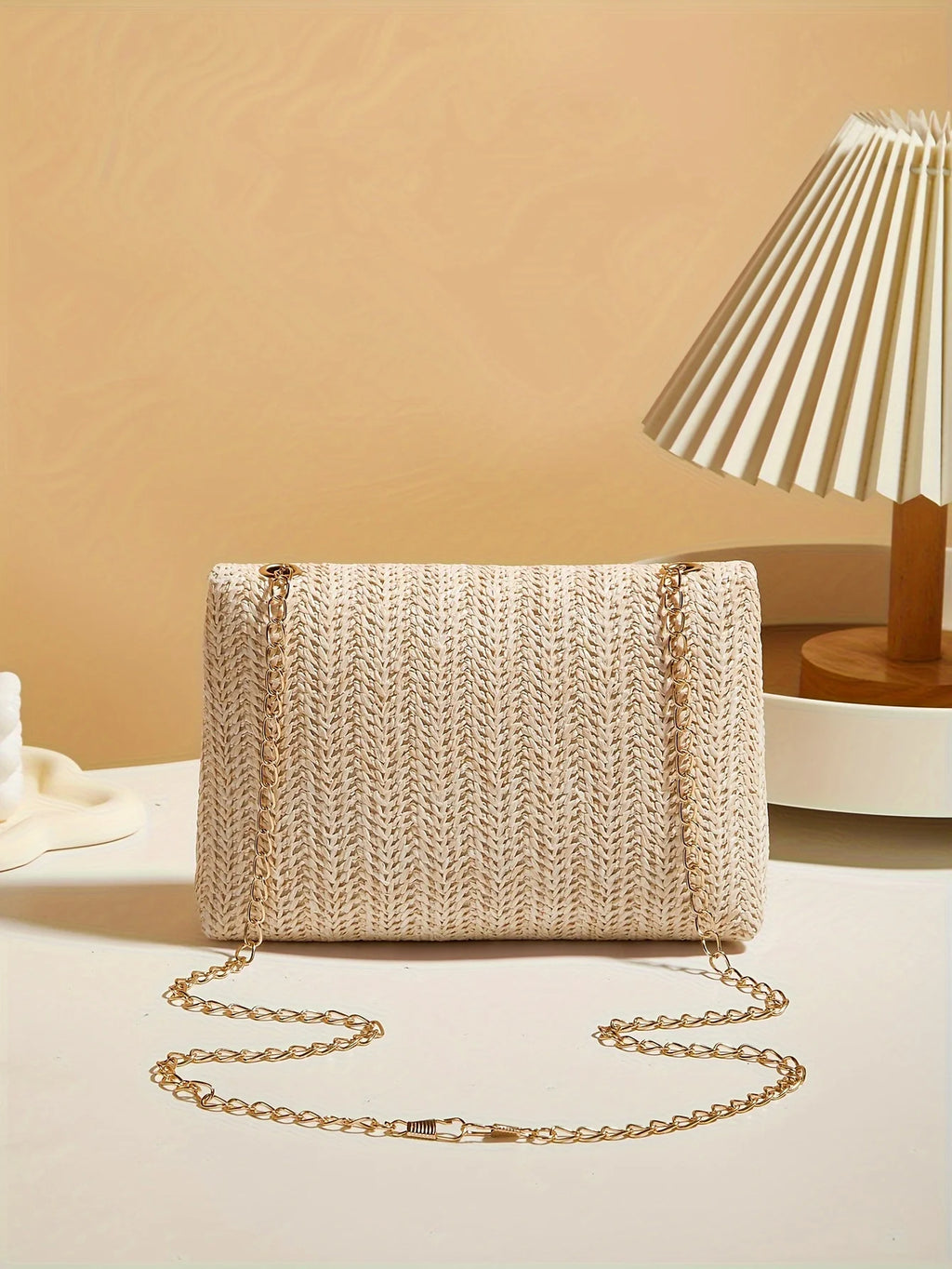 Woven Straw Shoulder Bag – Handwoven Crossbody Purse with Lock Closure for Women