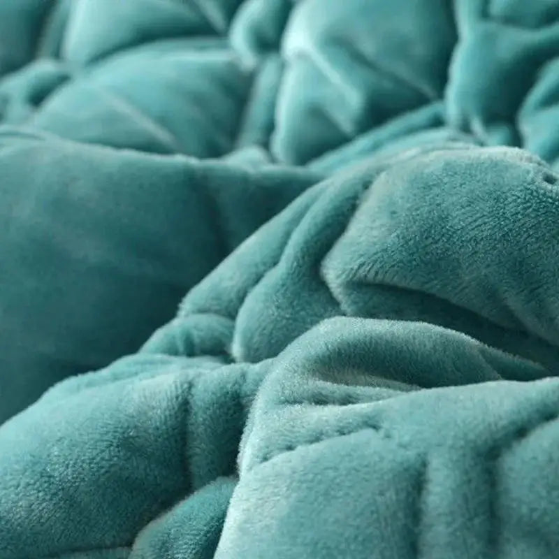 Velvet Quilted Bed Cover Blanket – Solid Color Anti-Slip Bedspread, King & Queen, 270x230cm
