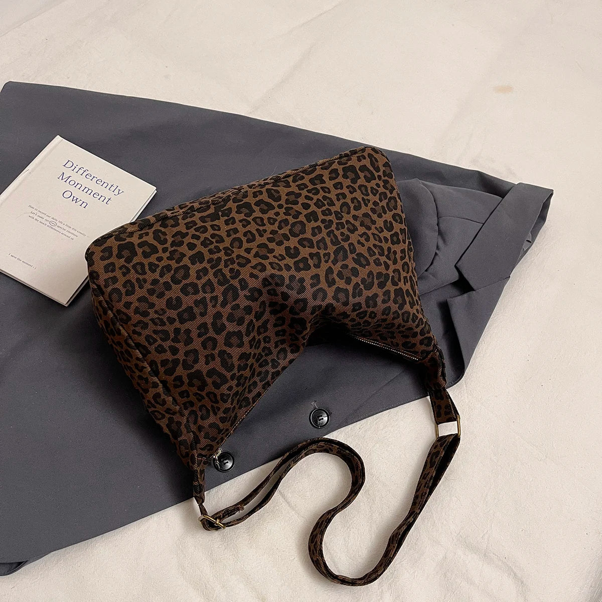 Trendy Casual Soft Textile Women's Shoulder Bag Large Capacity Leopard Print Female Retro Crossbody Bag For Commute Outings