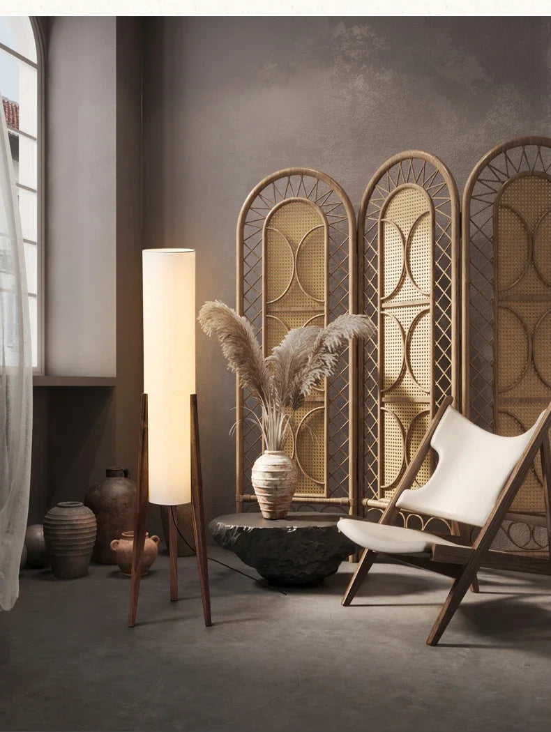 Wood Floor Lamp – Slim Fabric Shade Design