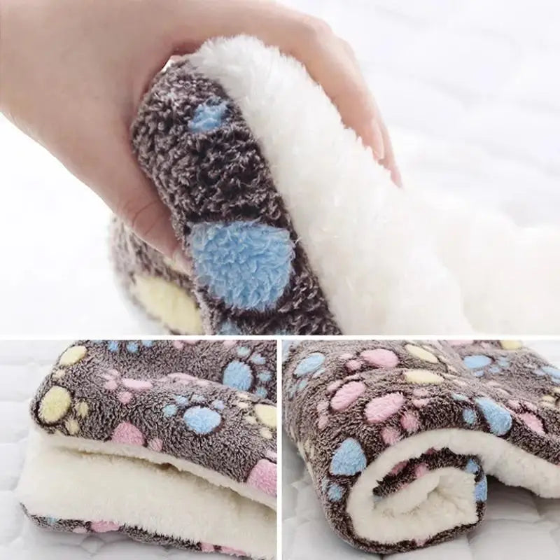 Bear Pattern Pet Sleeping Mat – Soft Thickened Fleece Dog & Cat Bed Blanket Pad, Washable