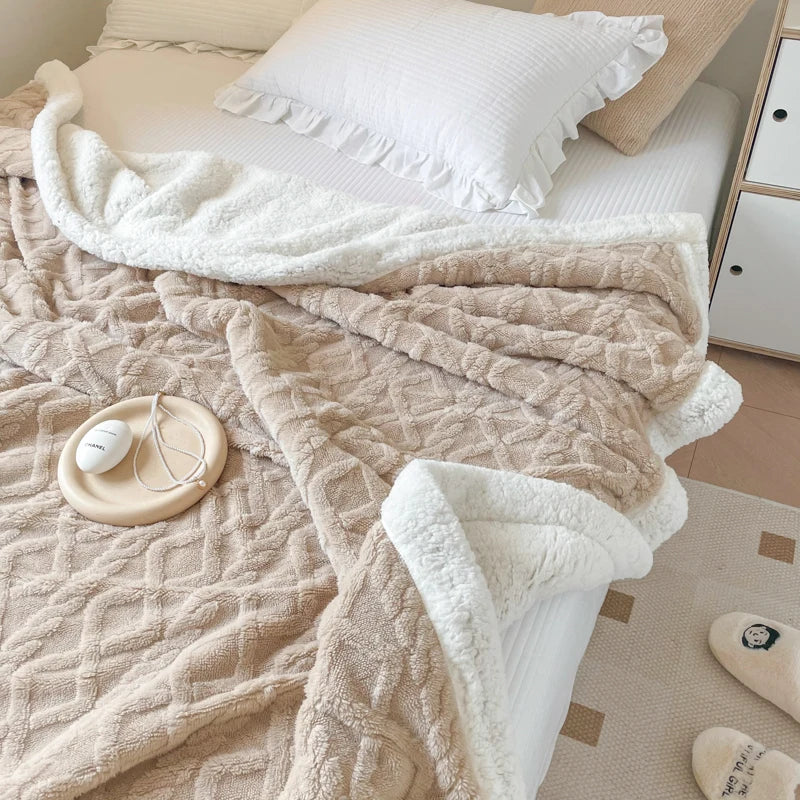 Double-Layer Fleece Blanket – Plush Sofa & Bed Comfort