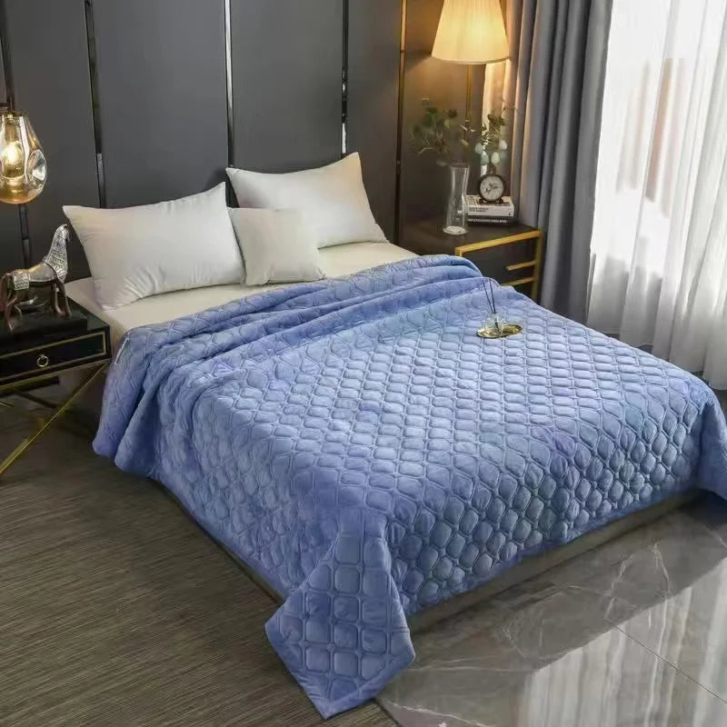 Velvet Quilted Bed Cover Blanket – Solid Color Anti-Slip Bedspread, King & Queen, 270x230cm