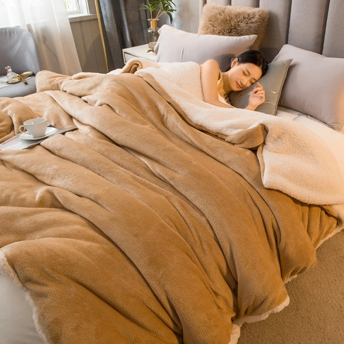 Wool Throw Blanket – Double-Sided Warm Winter Bed Blanket & Sofa Cover, Camping & Queen