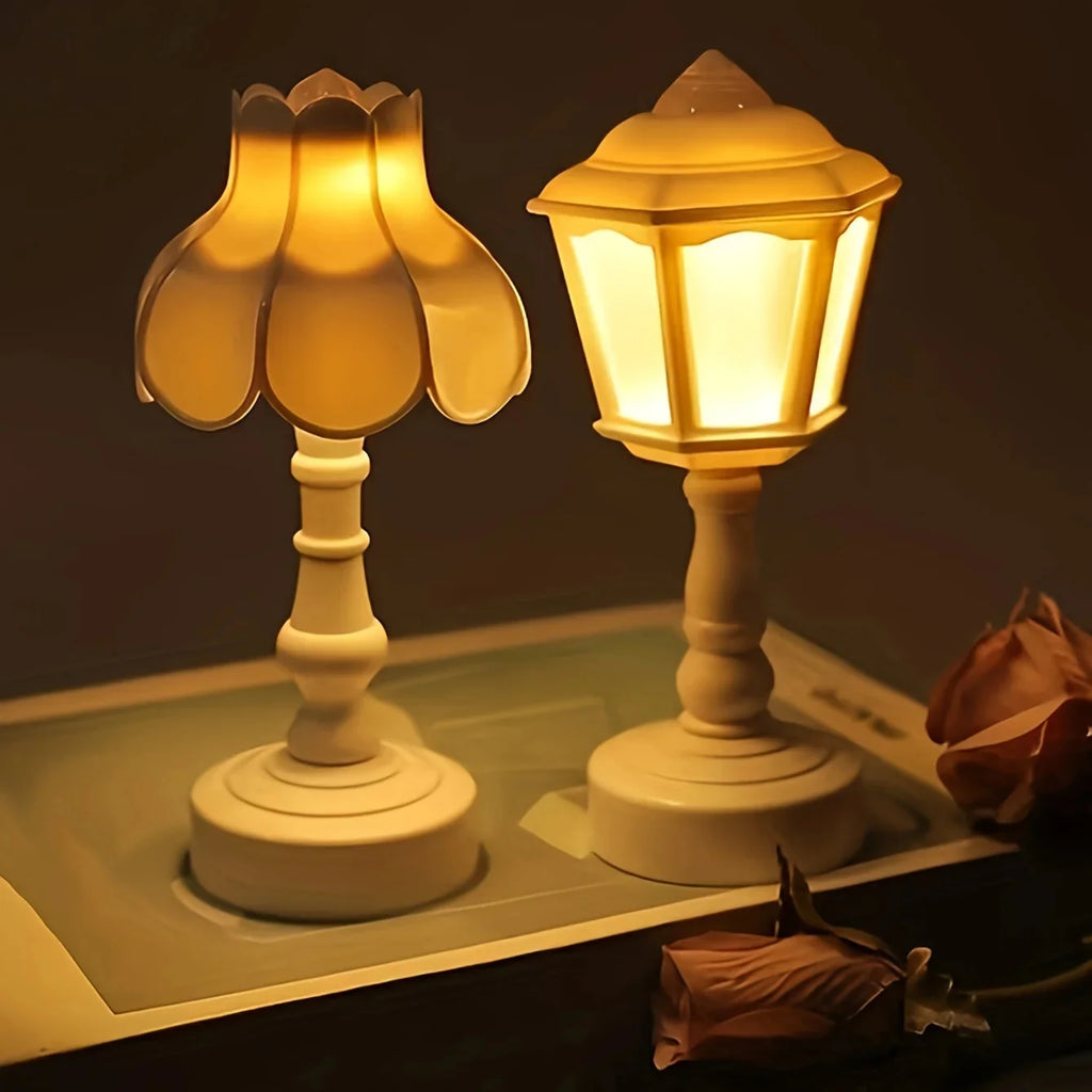 Flower Bud Table Lamp – Battery-Powered LED Accent