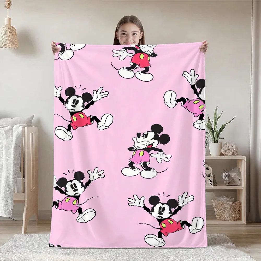 Minnie Mouse Throw Blanket – Cute Soft Flannel for Bed, Sofa, Camping & Travel, Gift