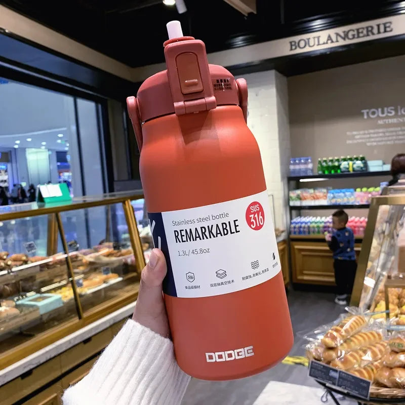 DODGE Large Capacity Vacuum Thermos Bottle with Straw – 1300ml/1700ml, 6–12Hr Insulated, CE/CIQ, 7 Colors