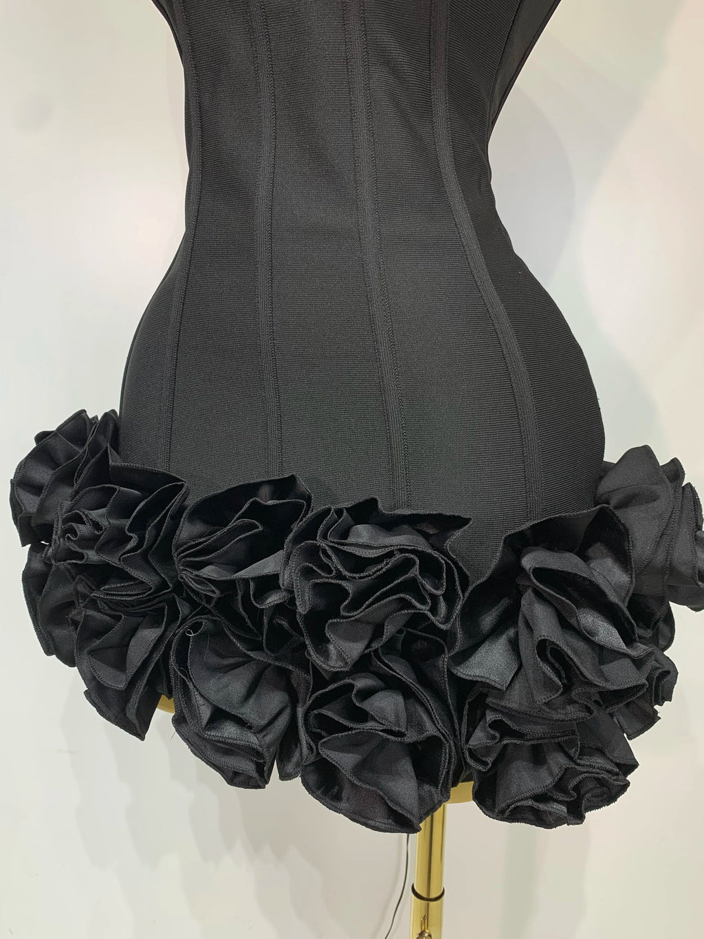 Flower Embellished Strapless Bandage Mini Dress — Backless Bodycon Celebrity Party Dress