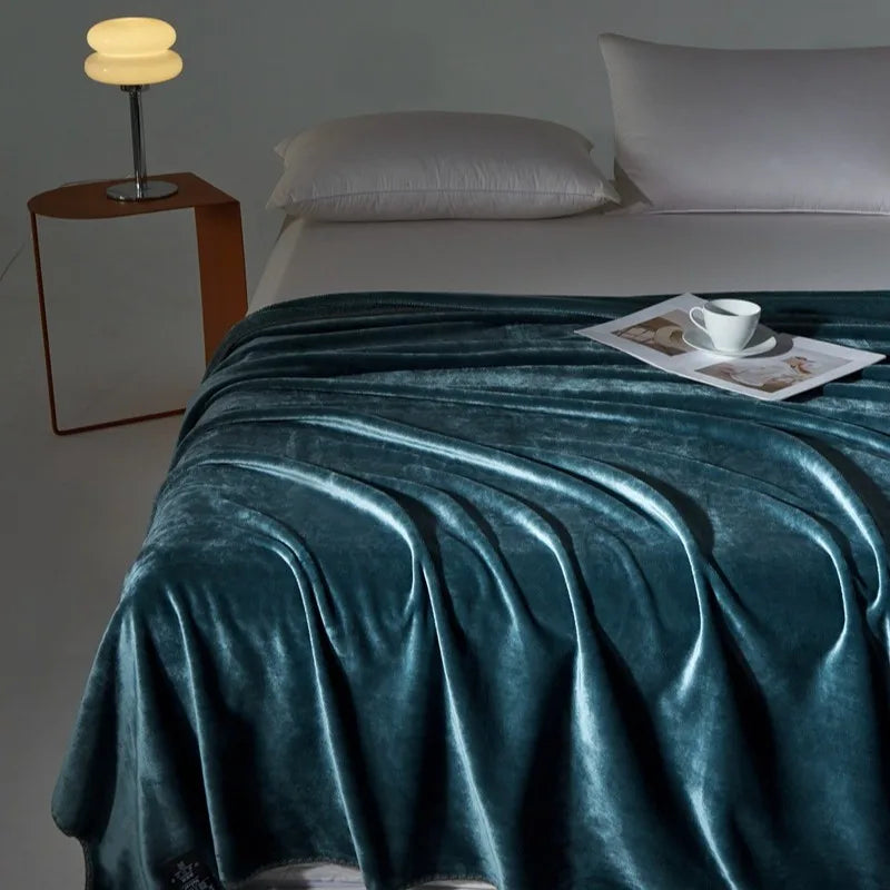 New Shell Edge Milk Velvet Blanket European Solid Color Flannel Warm Blankets Silky Multifunctional Bedspreads for All Seasons