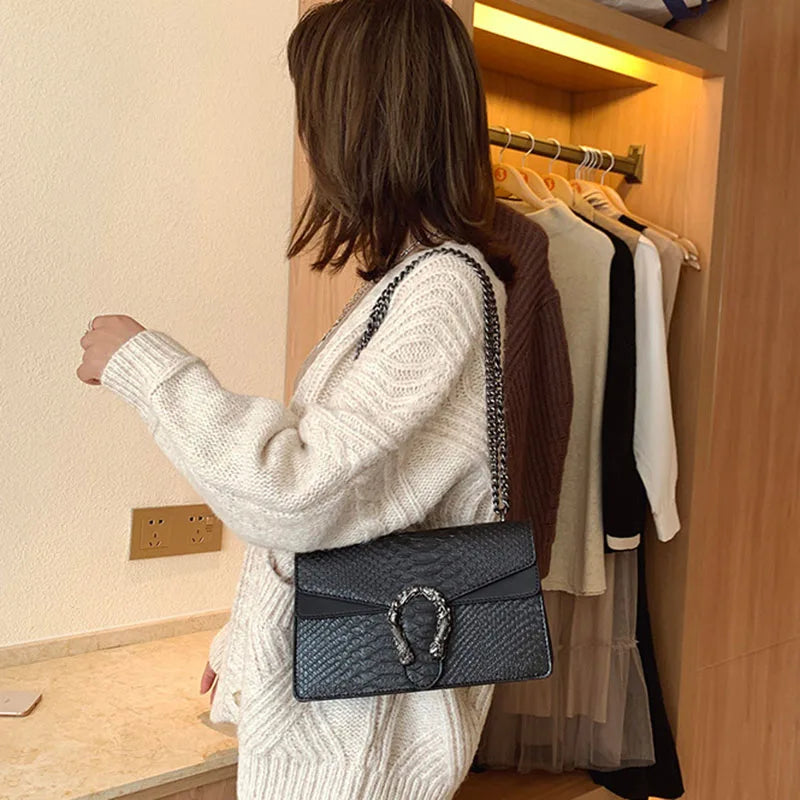 Retro Snake Pattern Chain Crossbody Square Bag – Fashion PU Leather Shoulder Bag for Women