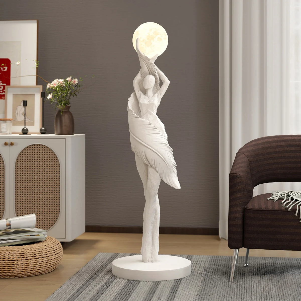 Sculptural Resin Lamp – 85 cm LED Accent