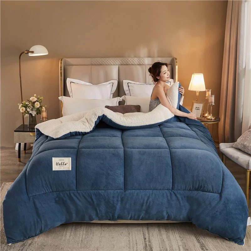 Thick Winter Fleece Blanket – Plush Faux Lamb Comfort
