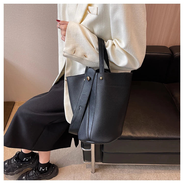 Luxury PU Bucket Bag – Trending Crossbody Shoulder Tote for Women 2026
