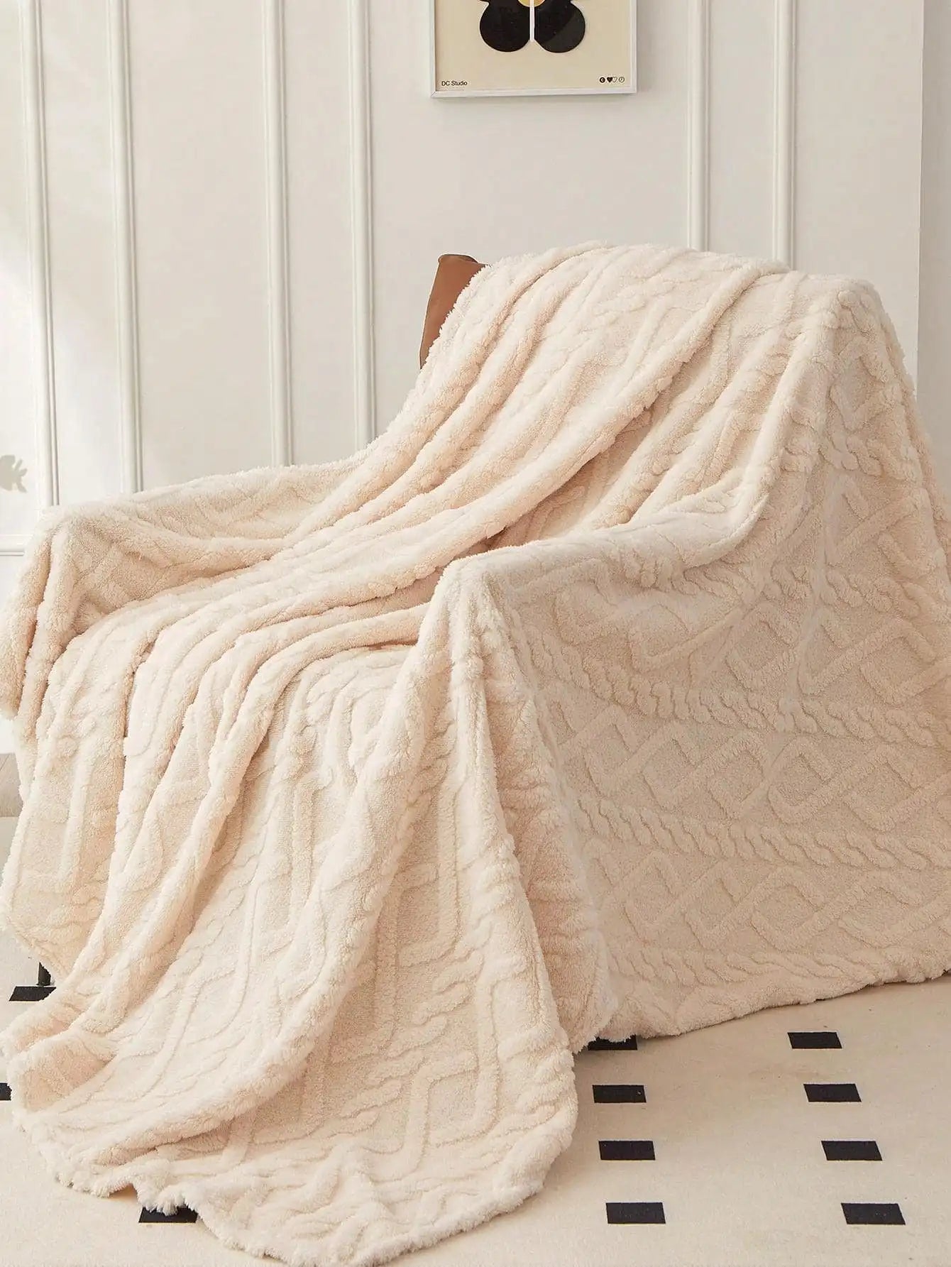 Single-Layer Coral Fleece Blanket – Lightweight Multi-Purpose Bed Cover, Sofa Cover & Nap Blanket