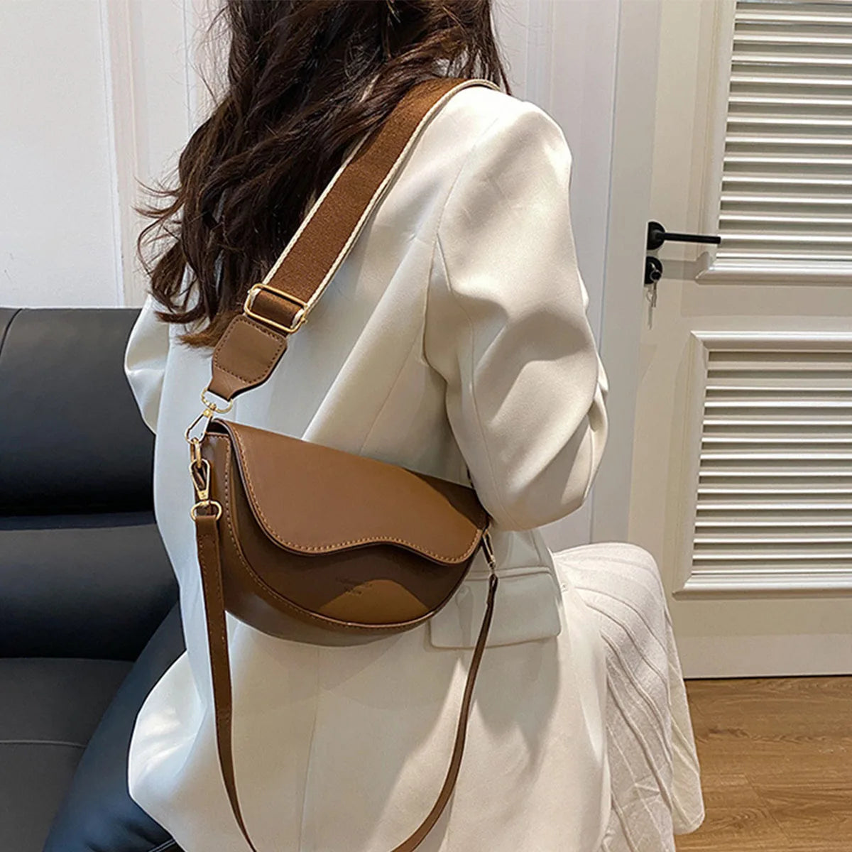 Minimalist Split Leather Waterproof Saddle Crossbody Underarm Bag – Casual Shoulder Bag for Women