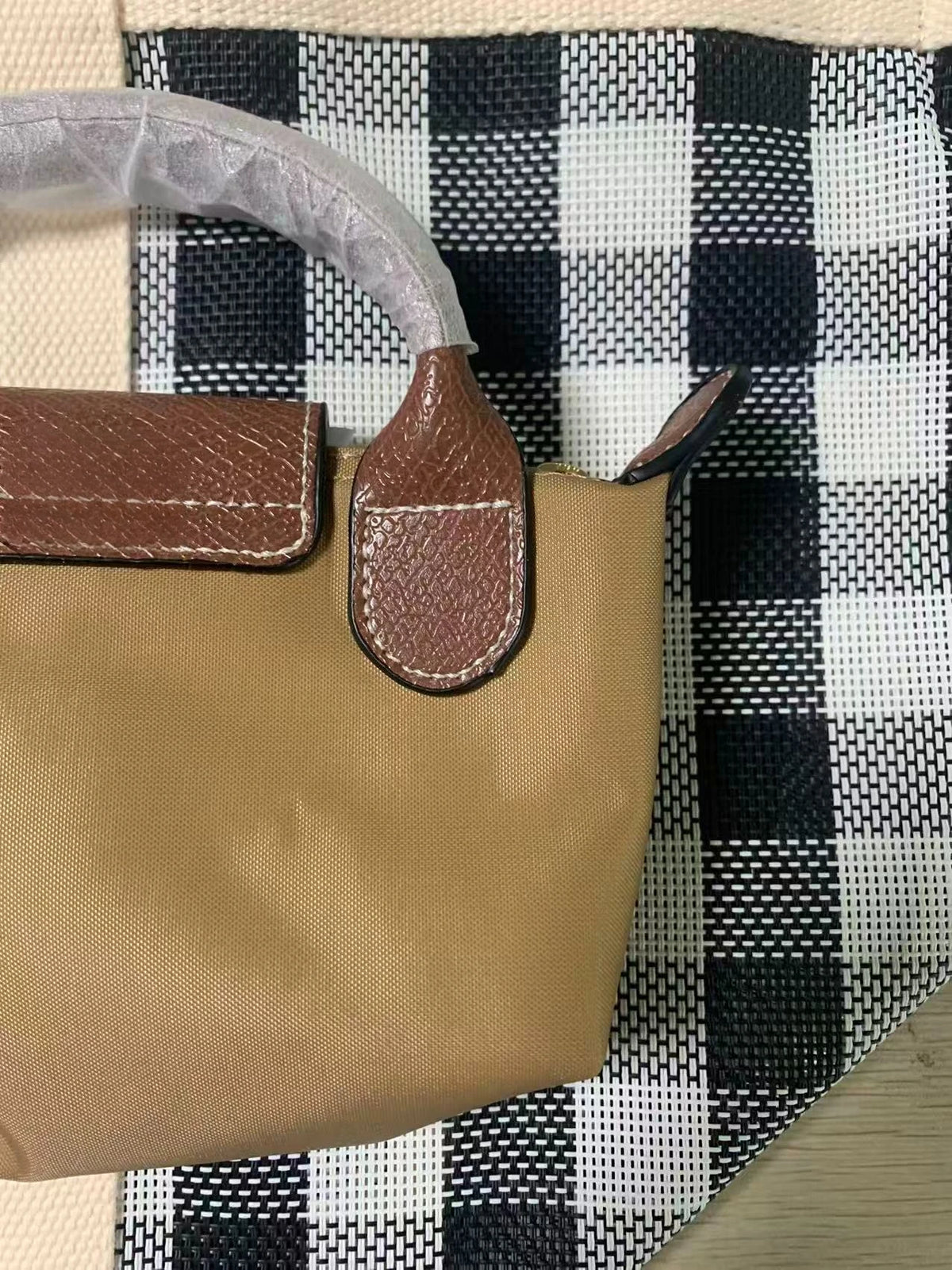 High-Quality Nylon Mini Crossbody Bag – Compact Women's Wallet Handbag