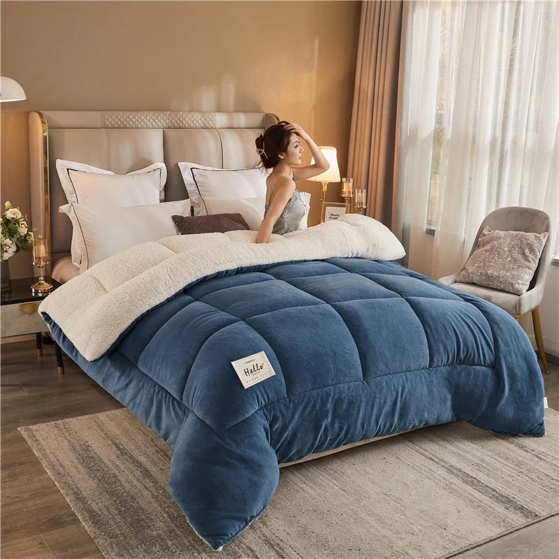 Thick Winter Fleece Blanket – Plush Faux Lamb Comfort