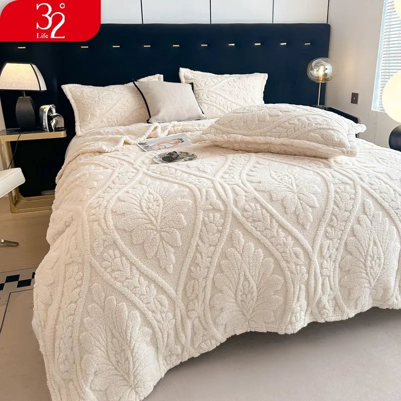 Floral Fleece Blanket – Plush Comfort for Sofa & Bed