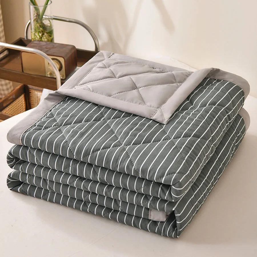 Summer Thin Comforter – Soft Air-Conditioned Quilt, Machine Washable, Single to Double