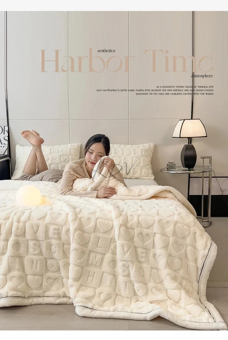 Heart Pattern Fleece Blanket – Cozy Throw & Bedding Sets