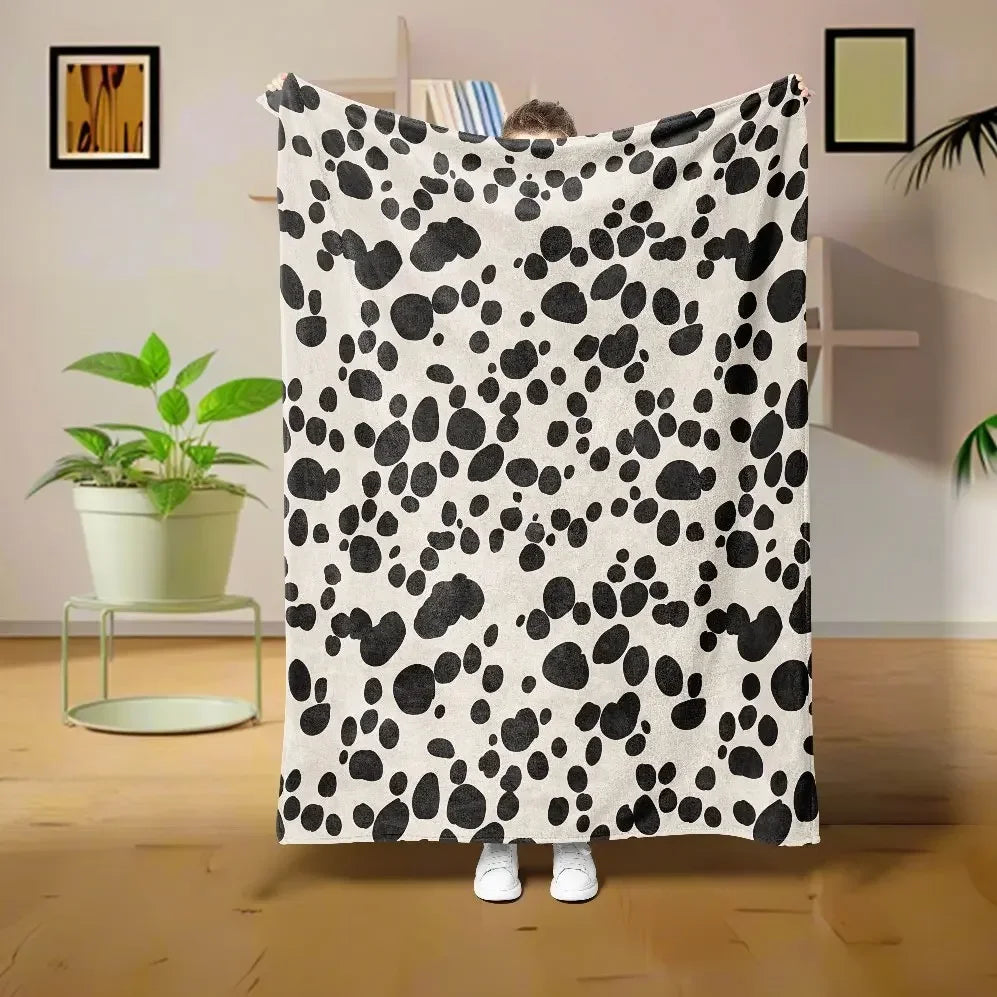Heart Print Flannel Throw Blanket – Super Soft Plush Love Print for Bed, Sofa & Travel