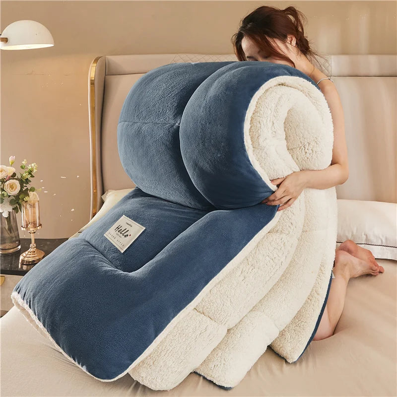 Thick Winter Fleece Blanket – Plush Faux Lamb Comfort