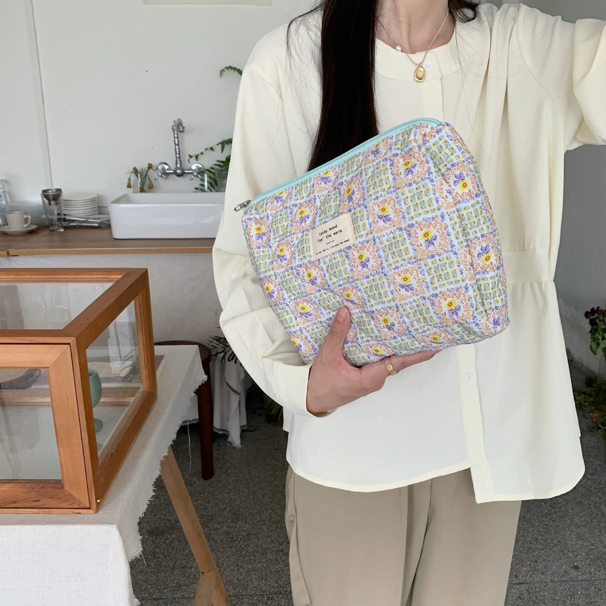 Large Capacity Cosmetic Clutch Bag – Women's Travel Makeup Storage Bag with Zipper