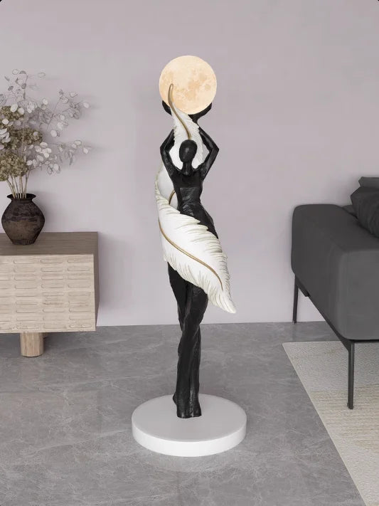 Sculptural Resin Lamp – 85 cm LED Accent