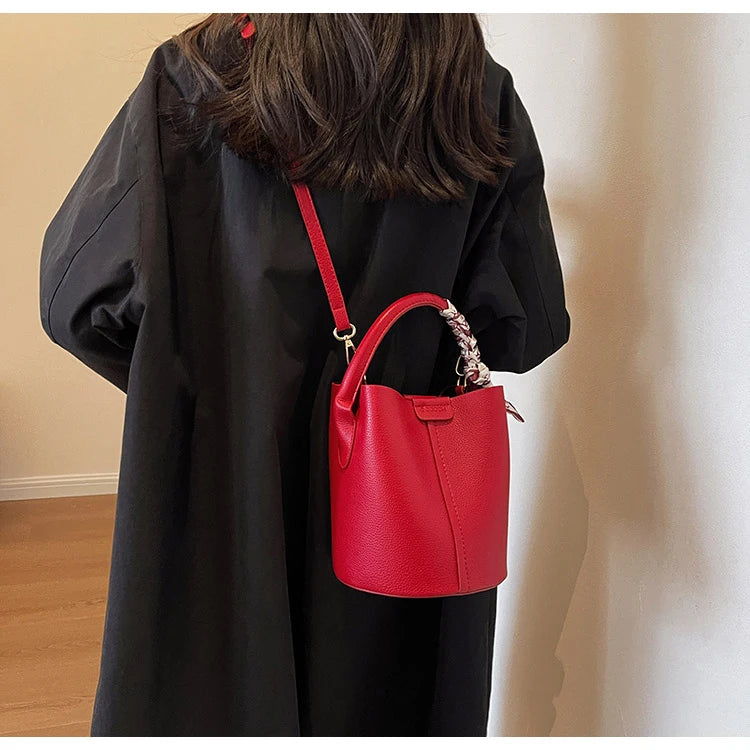 Fashion Simple PU Leather Bucket Shoulder Bag – Luxury Commuter Handbag for Women