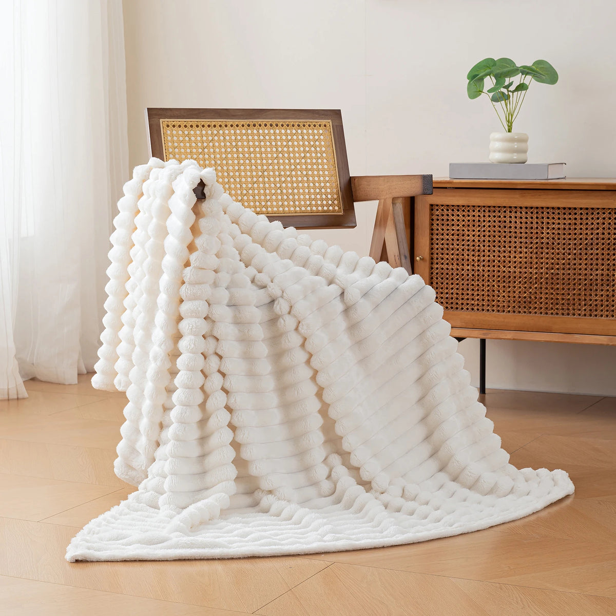 Soft Flannel Blanket – Warm Nap Throw in Multiple Colors, Christmas Gift Blanket