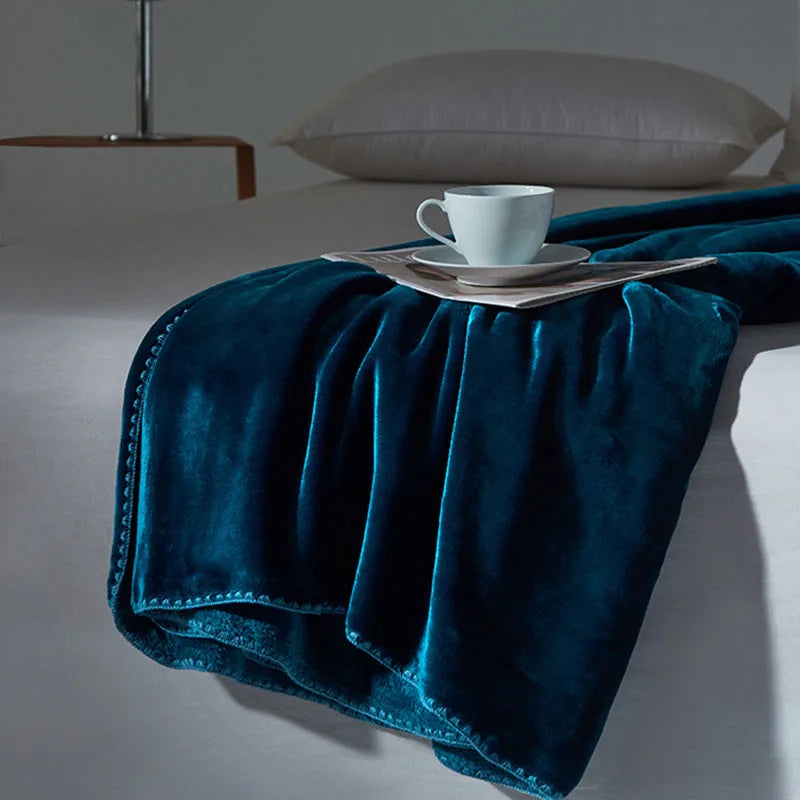 Shell Edge Milk Velvet Blanket – European Solid Color Silky Bedspread for All Seasons
