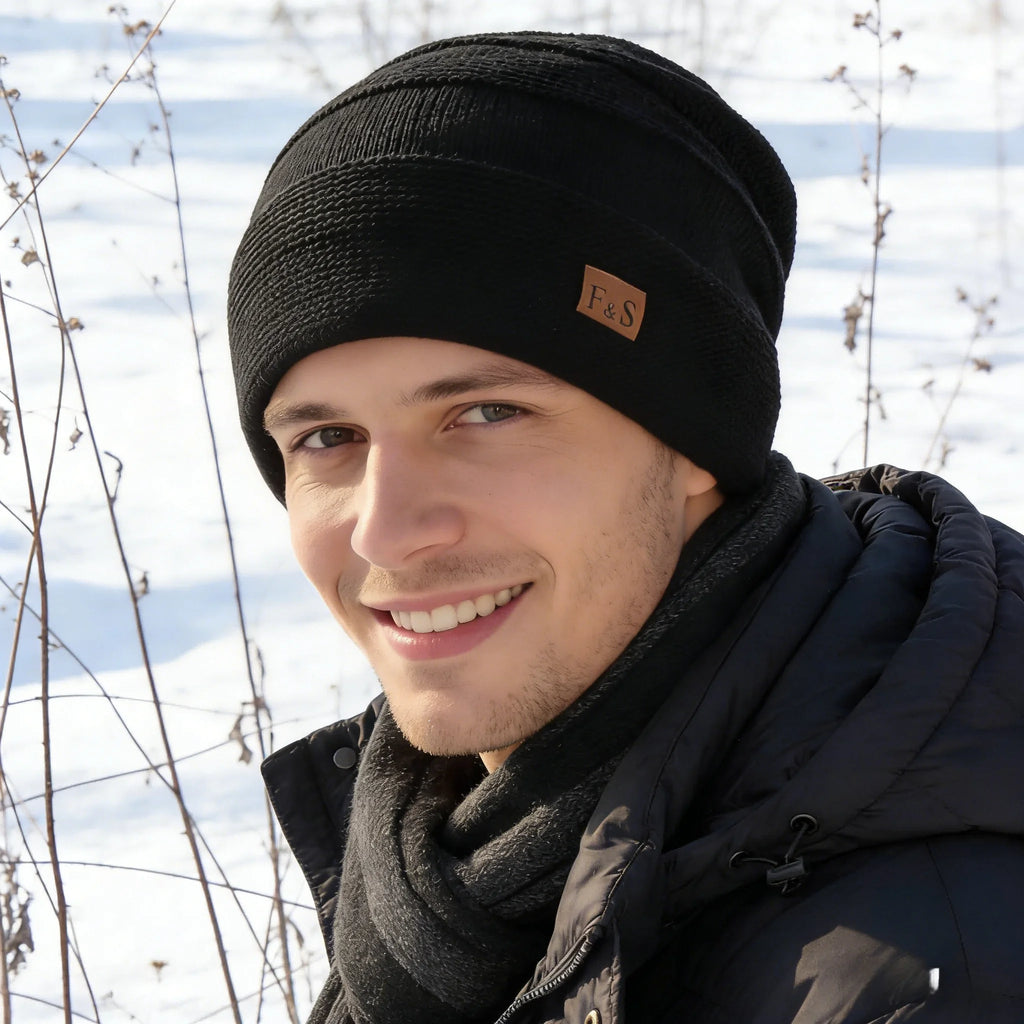 Unisex Slouchy Fur Lined Winter Beanie Hat — Warm Label Decor Knitted Cap for Men & Women